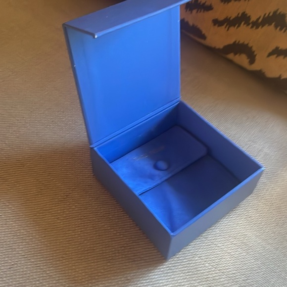 NEW Temple St Claire Box & Pouch - Picture 4 of 4